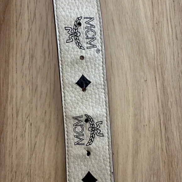 MCM Belt - Picture 3 of 13